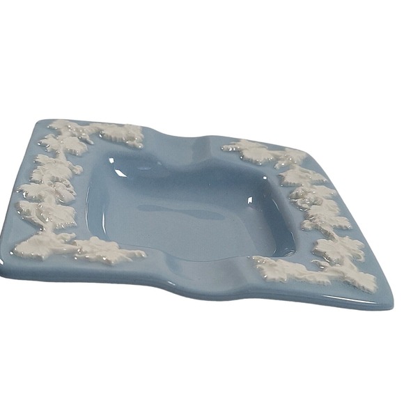 Wedgwood Queensware Embossed Ashtray Cream On Lavender Blue Etruria Small 3.25" - Picture 3 of 11